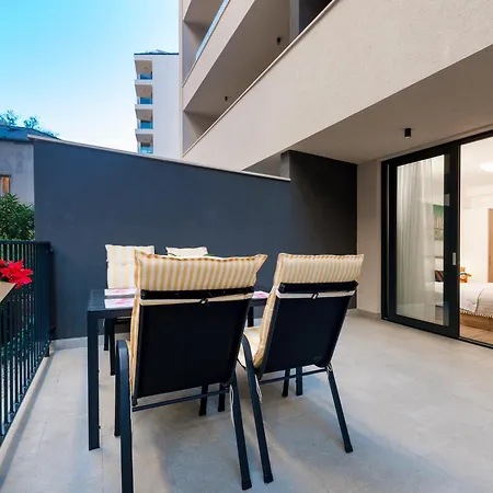 Lupo Gravosa Free Parking Dubrovnik