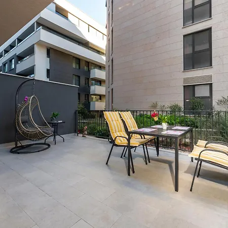 Lupo Gravosa Free Parking Dubrovnik