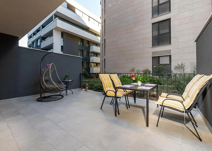 Lupo Gravosa Free Parking דוברובניק