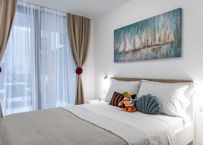 Lupo Gravosa Free Parking *