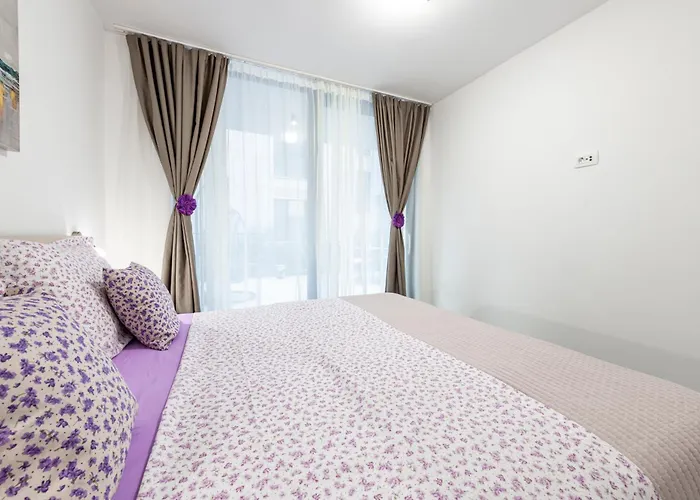 Lupo Gravosa Free Parking